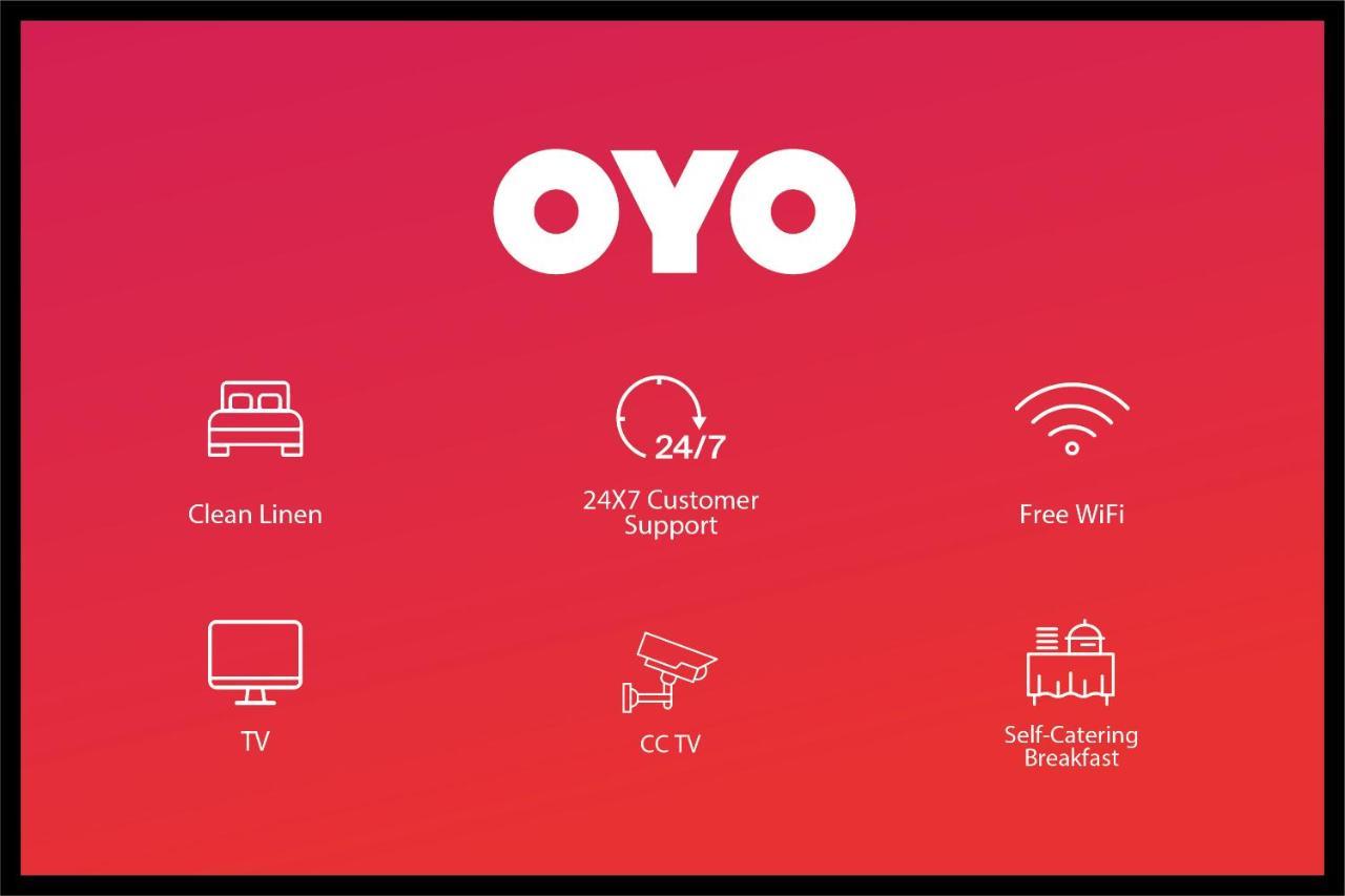 Vaccinated Staff- Oyo Townhouse 105 Khar West Station Hotel Мумбай Екстериор снимка