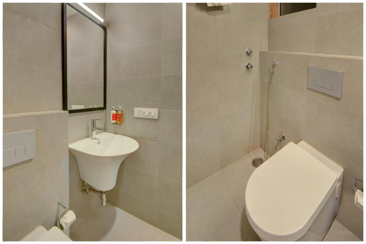 Vaccinated Staff- Oyo Townhouse 105 Khar West Station Hotel Мумбай Екстериор снимка